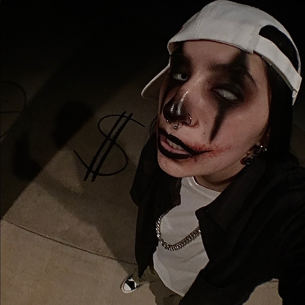 Meet your Posher, Vanessa